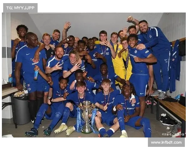 奥林匹亚科斯如何通过多维度策略巩固希腊足球联赛霸主地位